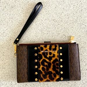 Michael Kors Wristlet Wallet *FREE SHIPPING*